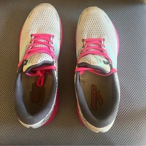 Womans Ghost 9.5 Brooks